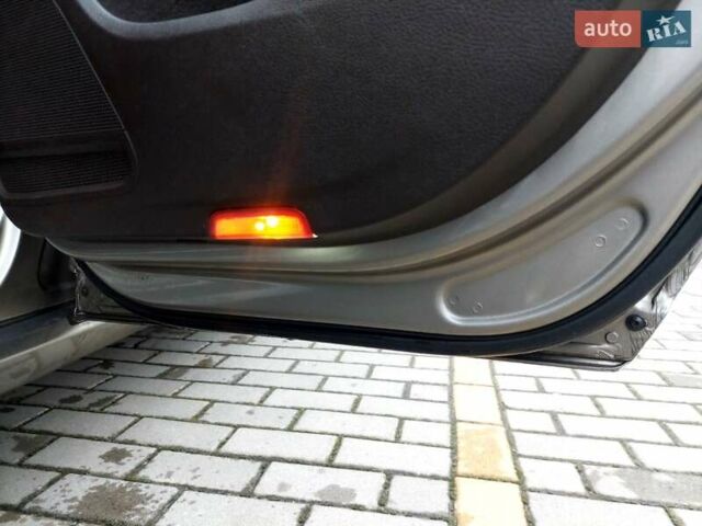 Сірий Фольксваген Пассат, об'ємом двигуна 2 л та пробігом 275 тис. км за 10900 $, фото 41 на Automoto.ua