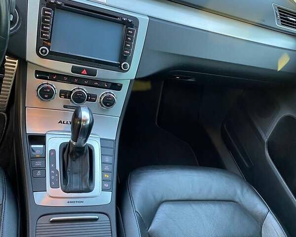 Сірий Фольксваген Пассат, об'ємом двигуна 2 л та пробігом 309 тис. км за 13000 $, фото 7 на Automoto.ua