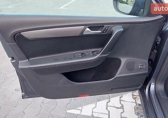 Серый Фольксваген Пассат, объемом двигателя 0 л и пробегом 223 тыс. км за 12999 $, фото 33 на Automoto.ua