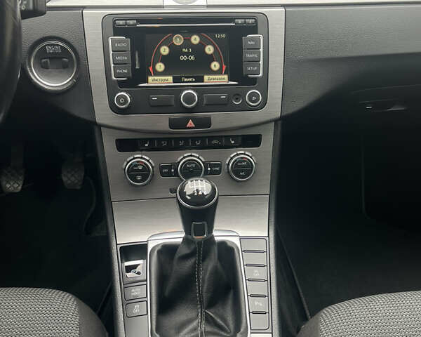 Серый Фольксваген Пассат, объемом двигателя 2 л и пробегом 192 тыс. км за 13800 $, фото 22 на Automoto.ua