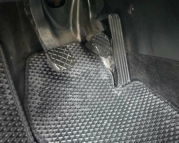 Серый Фольксваген Пассат, объемом двигателя 1.6 л и пробегом 281 тыс. км за 10700 $, фото 31 на Automoto.ua