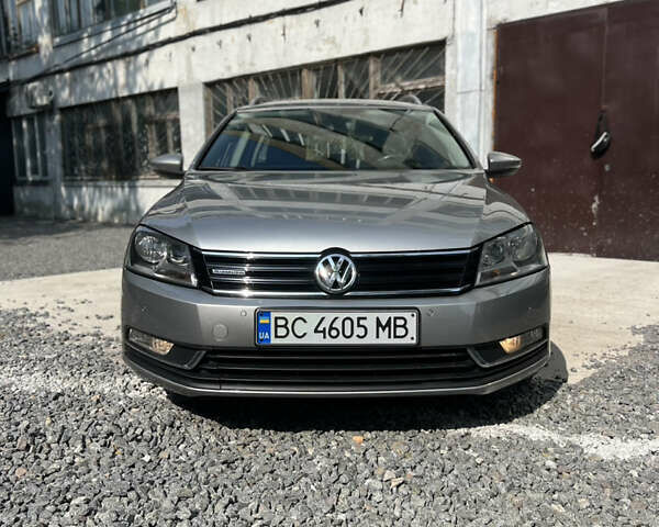 Серый Фольксваген Пассат, объемом двигателя 1.6 л и пробегом 193 тыс. км за 9500 $, фото 1 на Automoto.ua