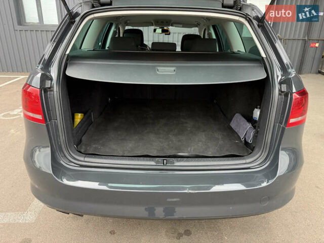 Серый Фольксваген Пассат, объемом двигателя 2 л и пробегом 324 тыс. км за 13500 $, фото 19 на Automoto.ua