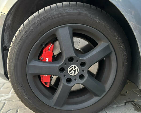 Сірий Фольксваген Пассат, об'ємом двигуна 1.6 л та пробігом 277 тис. км за 10600 $, фото 12 на Automoto.ua