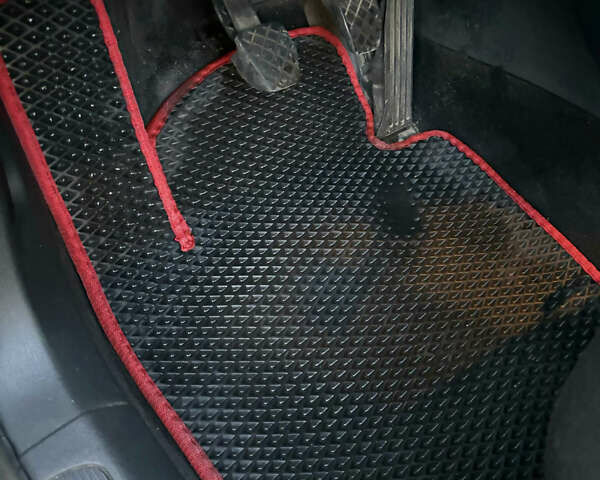 Сірий Фольксваген Пассат, об'ємом двигуна 1.6 л та пробігом 277 тис. км за 10600 $, фото 4 на Automoto.ua