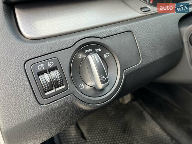 Серый Фольксваген Пассат, объемом двигателя 1.97 л и пробегом 221 тыс. км за 11000 $, фото 17 на Automoto.ua