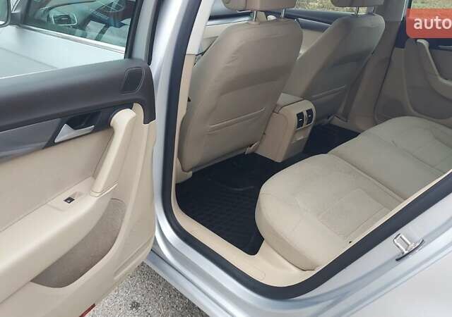 Серый Фольксваген Пассат, объемом двигателя 1.97 л и пробегом 290 тыс. км за 9950 $, фото 16 на Automoto.ua