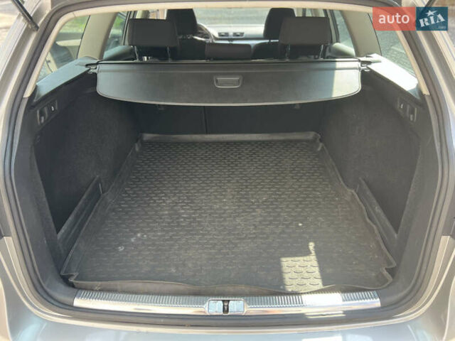 Серый Фольксваген Пассат, объемом двигателя 1.6 л и пробегом 193 тыс. км за 9500 $, фото 26 на Automoto.ua