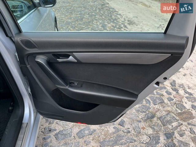 Серый Фольксваген Пассат, объемом двигателя 1.97 л и пробегом 221 тыс. км за 11000 $, фото 14 на Automoto.ua