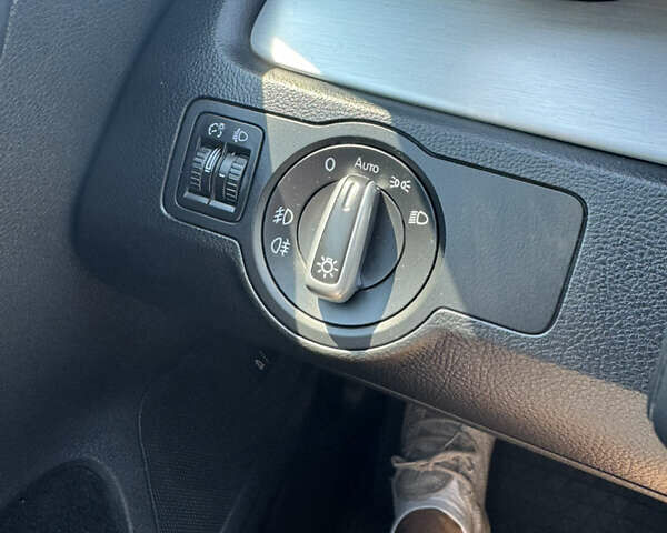 Серый Фольксваген Пассат, объемом двигателя 1.97 л и пробегом 324 тыс. км за 11100 $, фото 11 на Automoto.ua