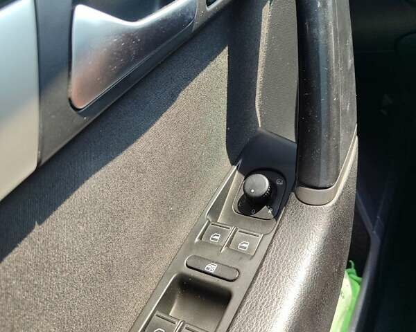 Серый Фольксваген Пассат, объемом двигателя 1.97 л и пробегом 270 тыс. км за 11600 $, фото 7 на Automoto.ua