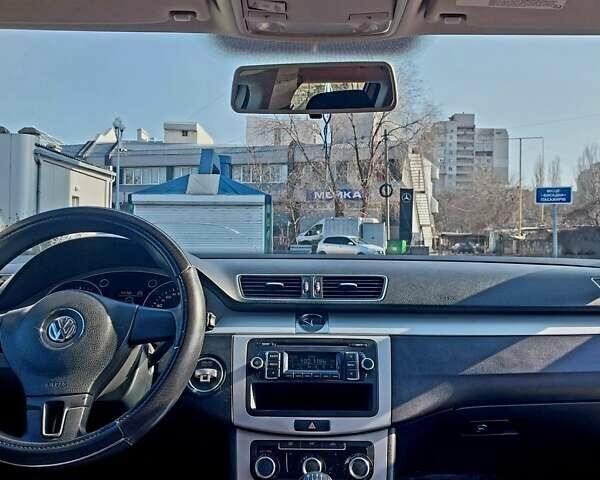 Серый Фольксваген Пассат, объемом двигателя 1.6 л и пробегом 209 тыс. км за 9300 $, фото 16 на Automoto.ua