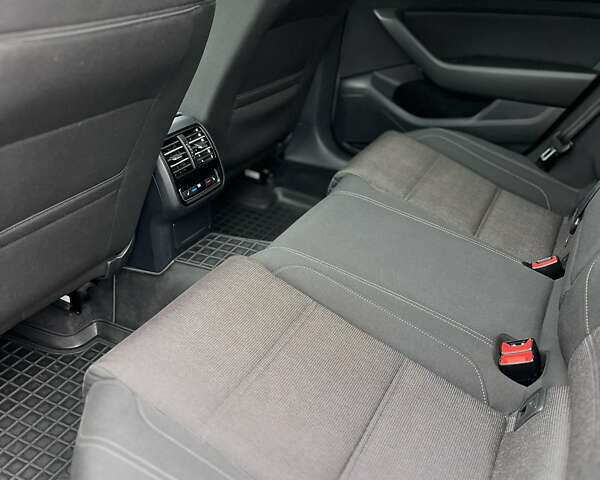 Сірий Фольксваген Пассат, об'ємом двигуна 2 л та пробігом 322 тис. км за 13850 $, фото 8 на Automoto.ua