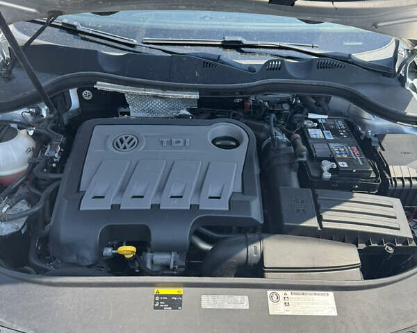 Серый Фольксваген Пассат, объемом двигателя 1.97 л и пробегом 324 тыс. км за 11100 $, фото 18 на Automoto.ua