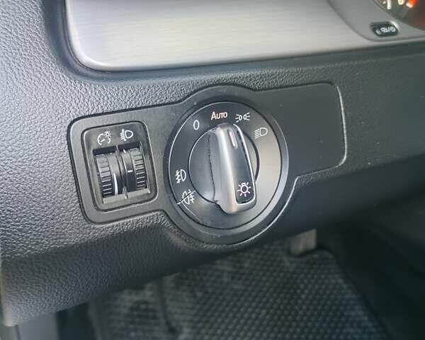 Серый Фольксваген Пассат, объемом двигателя 1.6 л и пробегом 281 тыс. км за 10700 $, фото 24 на Automoto.ua