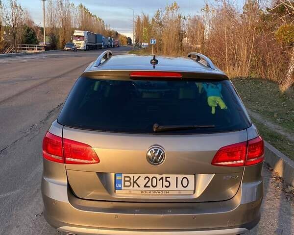 Сірий Фольксваген Пассат, об'ємом двигуна 2 л та пробігом 309 тис. км за 13000 $, фото 5 на Automoto.ua