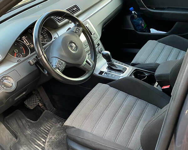 Серый Фольксваген Пассат, объемом двигателя 1.97 л и пробегом 279 тыс. км за 12600 $, фото 12 на Automoto.ua