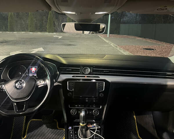 Серый Фольксваген Пассат, объемом двигателя 1.97 л и пробегом 412 тыс. км за 12999 $, фото 19 на Automoto.ua