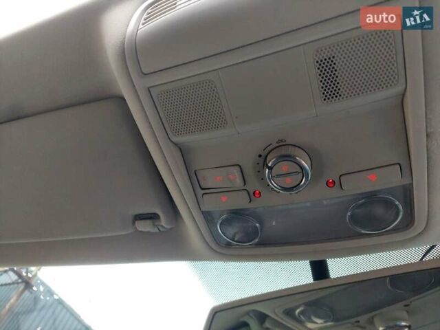 Серый Фольксваген Пассат, объемом двигателя 1.97 л и пробегом 275 тыс. км за 9900 $, фото 79 на Automoto.ua