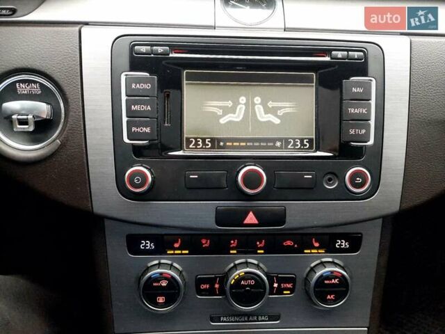 Сірий Фольксваген Пассат, об'ємом двигуна 2 л та пробігом 275 тис. км за 10900 $, фото 72 на Automoto.ua