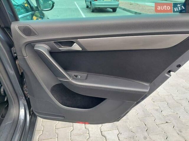 Серый Фольксваген Пассат, объемом двигателя 0 л и пробегом 223 тыс. км за 12999 $, фото 51 на Automoto.ua