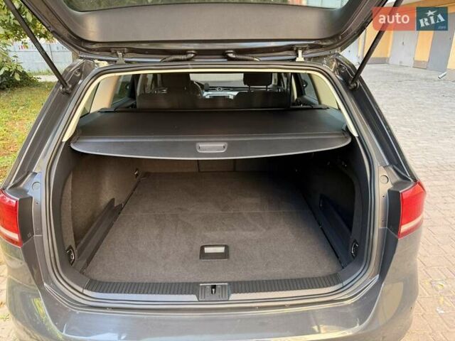 Серый Фольксваген Пассат, объемом двигателя 1.97 л и пробегом 220 тыс. км за 14500 $, фото 25 на Automoto.ua