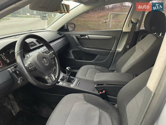 Серый Фольксваген Пассат, объемом двигателя 2 л и пробегом 270 тыс. км за 8400 $, фото 6 на Automoto.ua