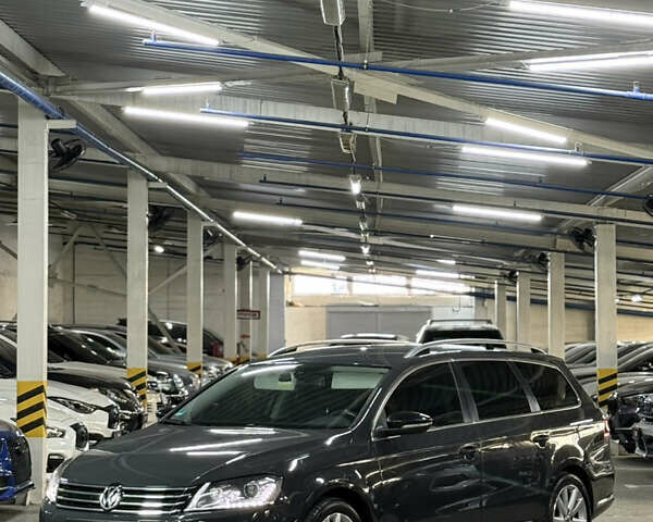 Серый Фольксваген Пассат, объемом двигателя 2 л и пробегом 220 тыс. км за 12900 $, фото 5 на Automoto.ua