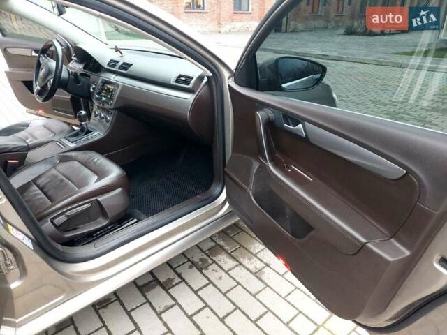 Сірий Фольксваген Пассат, об'ємом двигуна 2 л та пробігом 275 тис. км за 10900 $, фото 59 на Automoto.ua