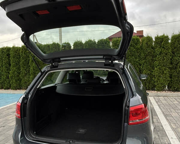 Сірий Фольксваген Пассат, об'ємом двигуна 1.6 л та пробігом 240 тис. км за 12799 $, фото 11 на Automoto.ua