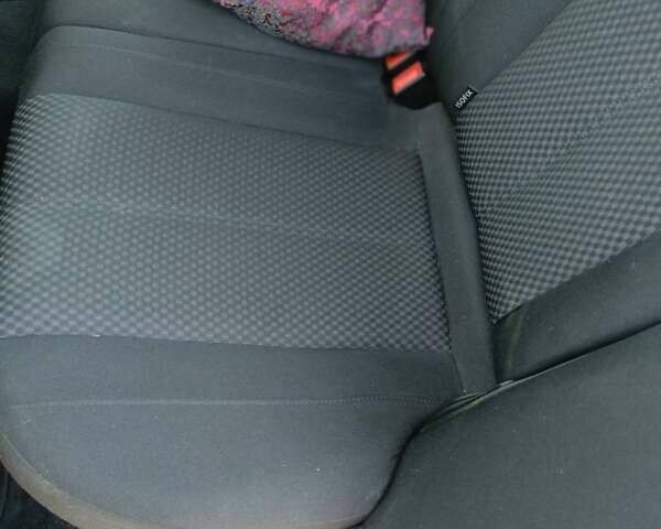 Серый Фольксваген Пассат, объемом двигателя 1.6 л и пробегом 275 тыс. км за 11000 $, фото 6 на Automoto.ua