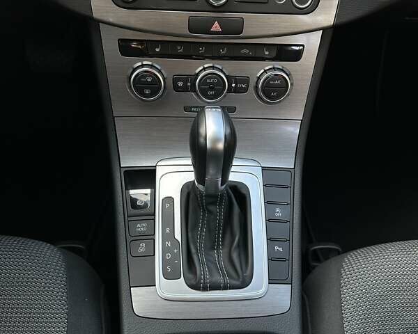 Серый Фольксваген Пассат, объемом двигателя 2 л и пробегом 213 тыс. км за 11700 $, фото 23 на Automoto.ua