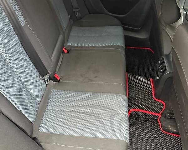 Серый Фольксваген Пассат, объемом двигателя 1.6 л и пробегом 202 тыс. км за 10700 $, фото 6 на Automoto.ua