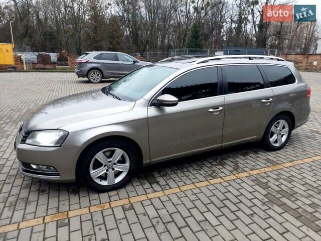 Сірий Фольксваген Пассат, об'ємом двигуна 2 л та пробігом 275 тис. км за 10900 $, фото 27 на Automoto.ua