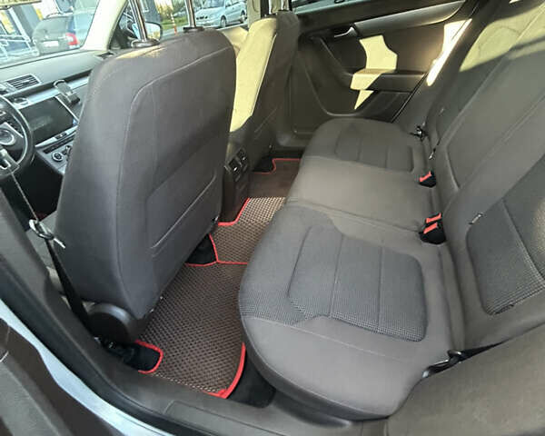 Серый Фольксваген Пассат, объемом двигателя 2 л и пробегом 338 тыс. км за 11499 $, фото 12 на Automoto.ua