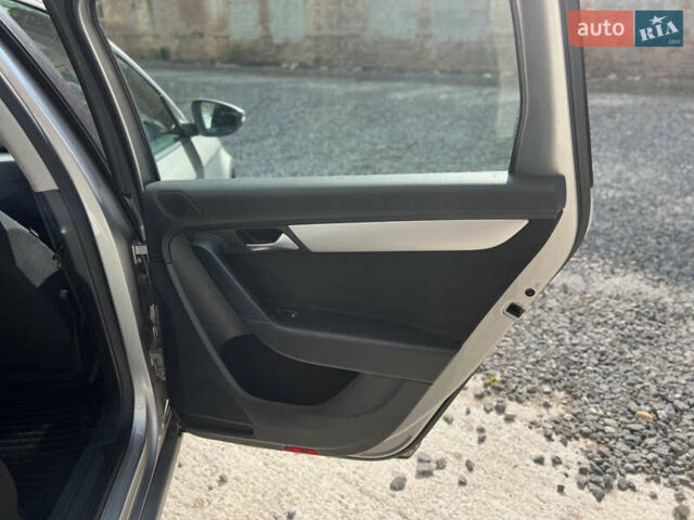 Серый Фольксваген Пассат, объемом двигателя 1.6 л и пробегом 193 тыс. км за 9500 $, фото 27 на Automoto.ua