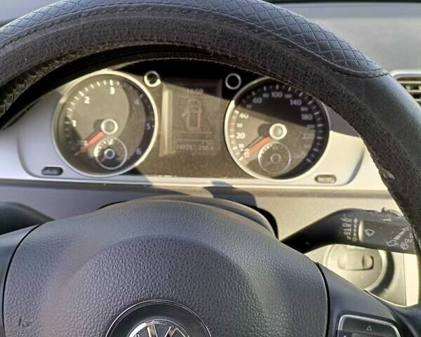 Серый Фольксваген Пассат, объемом двигателя 1.6 л и пробегом 275 тыс. км за 11000 $, фото 4 на Automoto.ua