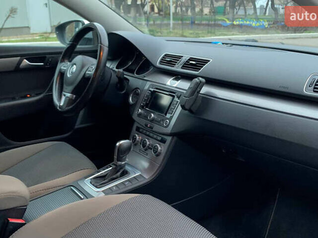 Сірий Фольксваген Пассат, об'ємом двигуна 1.97 л та пробігом 259 тис. км за 12999 $, фото 9 на Automoto.ua