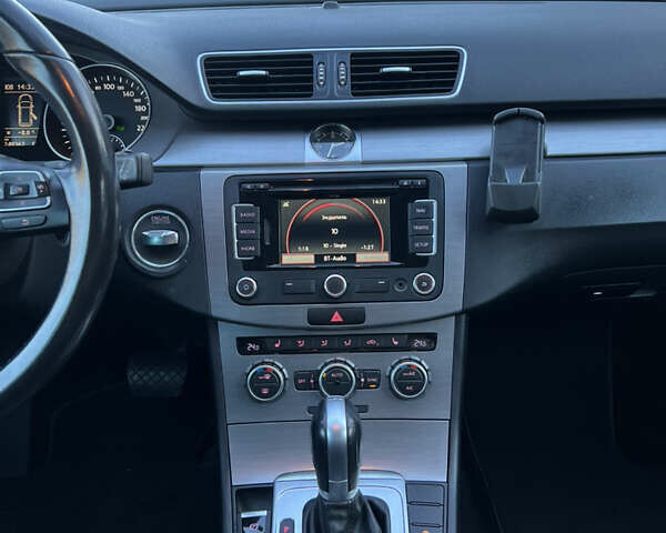 Серый Фольксваген Пассат, объемом двигателя 2 л и пробегом 248 тыс. км за 11500 $, фото 11 на Automoto.ua