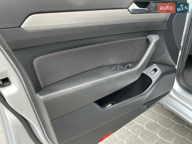 Серый Фольксваген Пассат, объемом двигателя 1.97 л и пробегом 267 тыс. км за 13950 $, фото 24 на Automoto.ua