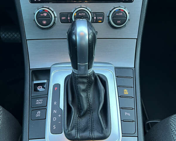 Серый Фольксваген Пассат, объемом двигателя 2 л и пробегом 248 тыс. км за 11500 $, фото 10 на Automoto.ua