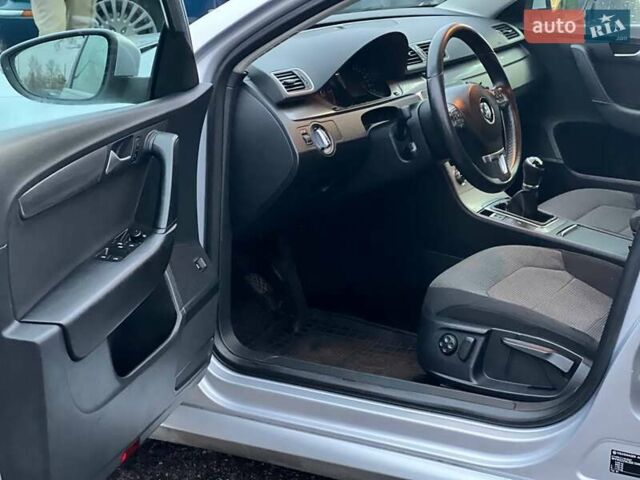 Серый Фольксваген Пассат, объемом двигателя 1.97 л и пробегом 288 тыс. км за 9800 $, фото 8 на Automoto.ua