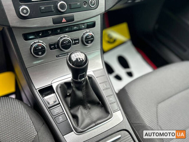 Серый Фольксваген Пассат, объемом двигателя 2 л и пробегом 282 тыс. км за 11600 $, фото 15 на Automoto.ua