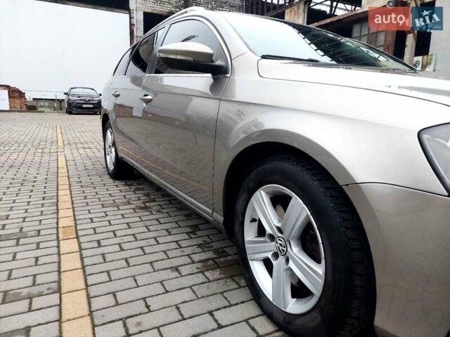 Сірий Фольксваген Пассат, об'ємом двигуна 2 л та пробігом 275 тис. км за 10900 $, фото 29 на Automoto.ua