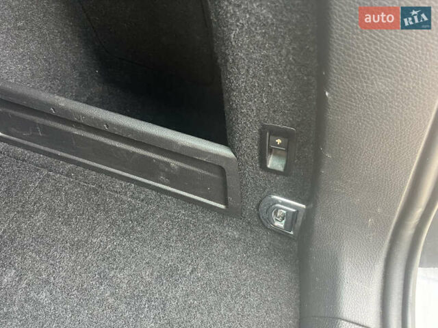 Серый Фольксваген Пассат, объемом двигателя 2 л и пробегом 192 тыс. км за 13800 $, фото 27 на Automoto.ua