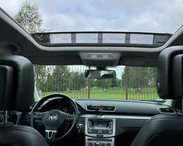 Сірий Фольксваген Пассат, об'ємом двигуна 1.6 л та пробігом 240 тис. км за 12799 $, фото 16 на Automoto.ua