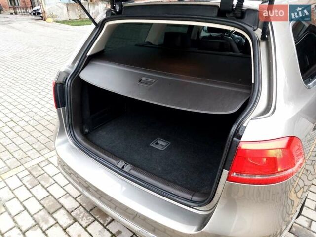 Серый Фольксваген Пассат, объемом двигателя 1.97 л и пробегом 275 тыс. км за 9900 $, фото 41 на Automoto.ua