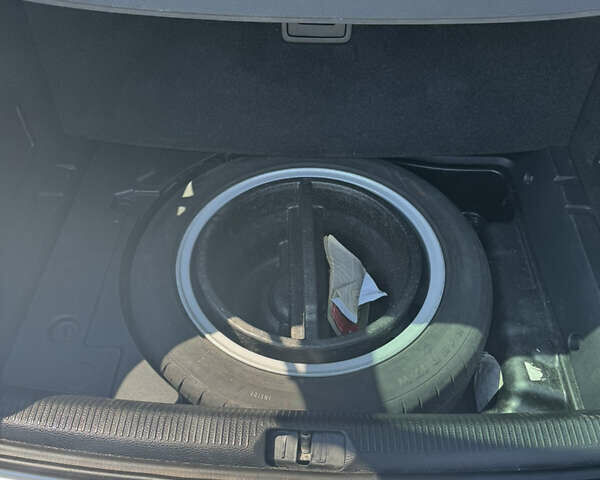 Серый Фольксваген Пассат, объемом двигателя 1.97 л и пробегом 324 тыс. км за 11400 $, фото 7 на Automoto.ua