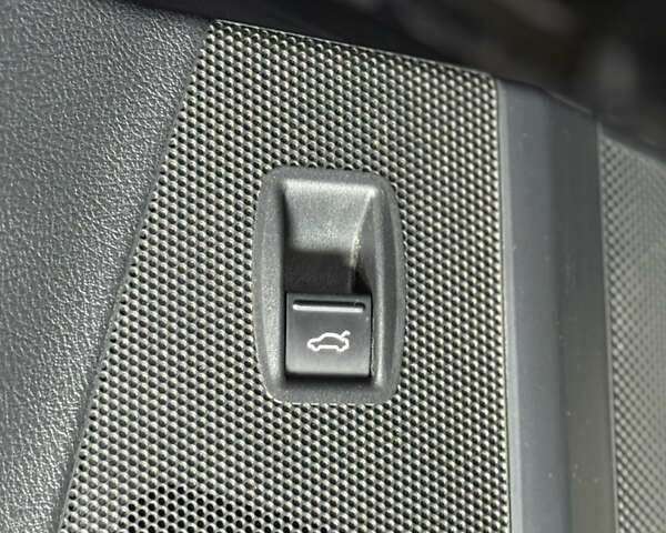 Серый Фольксваген Пассат, объемом двигателя 2 л и пробегом 220 тыс. км за 12900 $, фото 16 на Automoto.ua