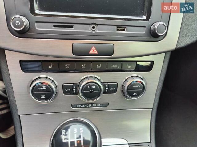 Сірий Фольксваген Пассат, об'ємом двигуна 1.97 л та пробігом 296 тис. км за 11600 $, фото 46 на Automoto.ua